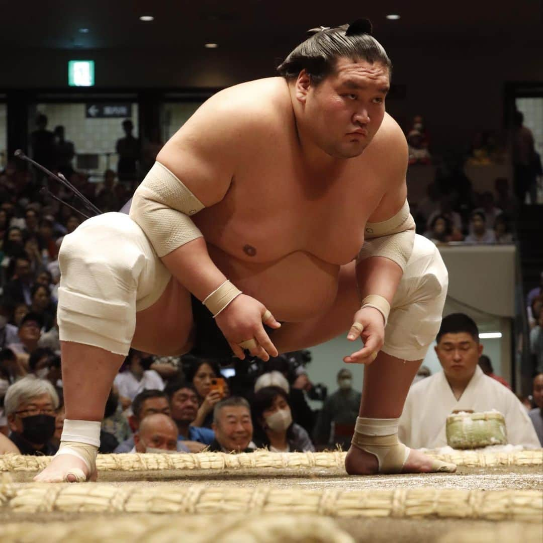 日本相撲協会さんのインスタグラム写真 - (日本相撲協会Instagram)「大相撲五月場所四日目！ 力士それぞれの表情にも是非ご注目下さい！  #照ノ富士 #朝乃山 #貴景勝 #平戸海 #若元春 #佐田の海 #豊昇龍 #明生 #錦木 #宇良 #翠富士   @sumokyokai  #大相撲 #sumo #相撲 #力士 #お相撲さん #japanphoto #sumowrestlers #japanculture  #満員御礼 #国技館 #両国国技館 #五月場所 #夏場所」5月17日 21時37分 - sumokyokai