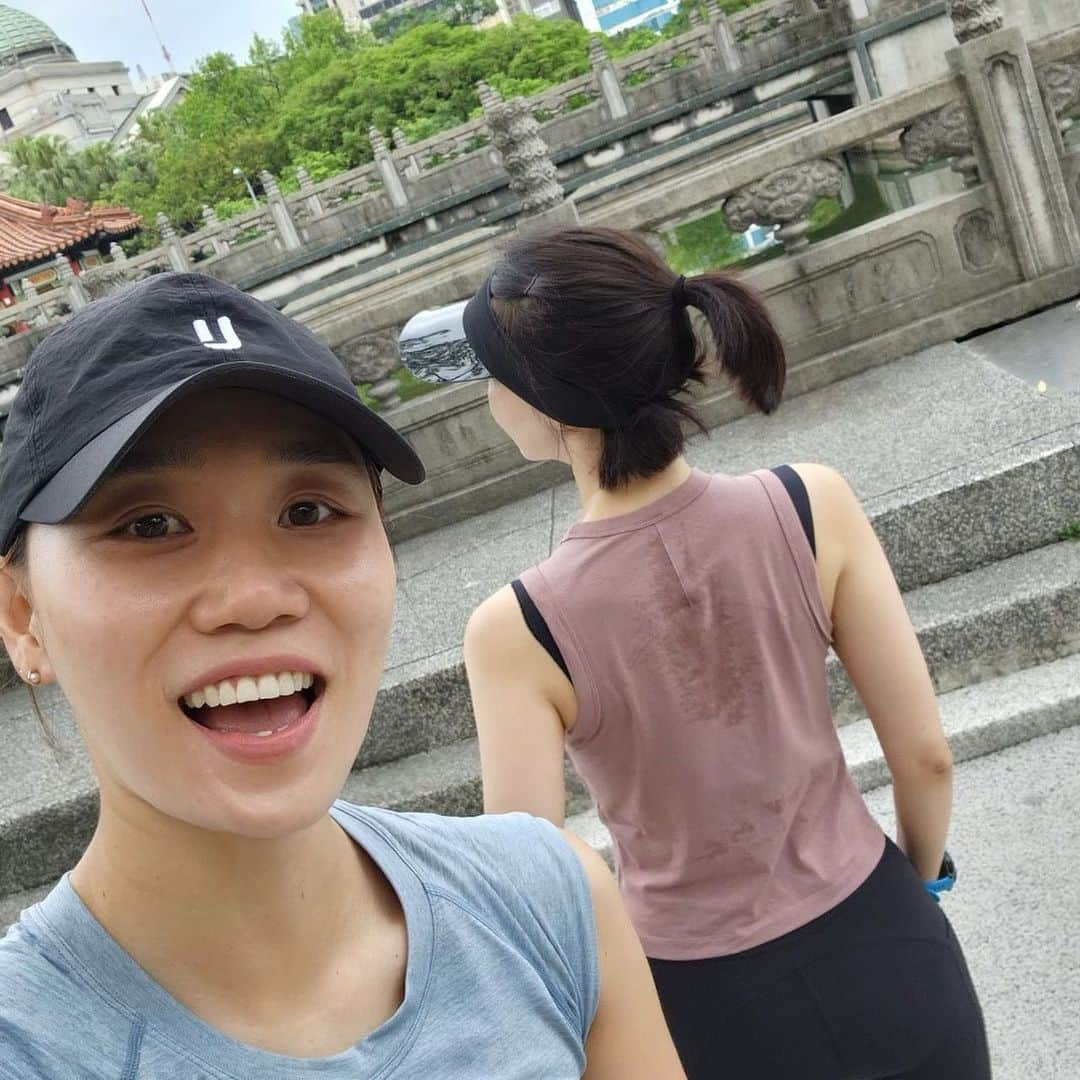 ユン・セアさんのインスタグラム写真 - (ユン・セアInstagram)「#taiwan🇹🇼 #taipei #running 타이완의 기운을 고스란히 가져가는 아침 러닝! 여행지에서의 러닝은 special course! 누리자! 당차고 씩씩하게! 오늘을! #행복하세아🍀 with @yeahvinnn」5月17日 21時41分 - loveyoonsea