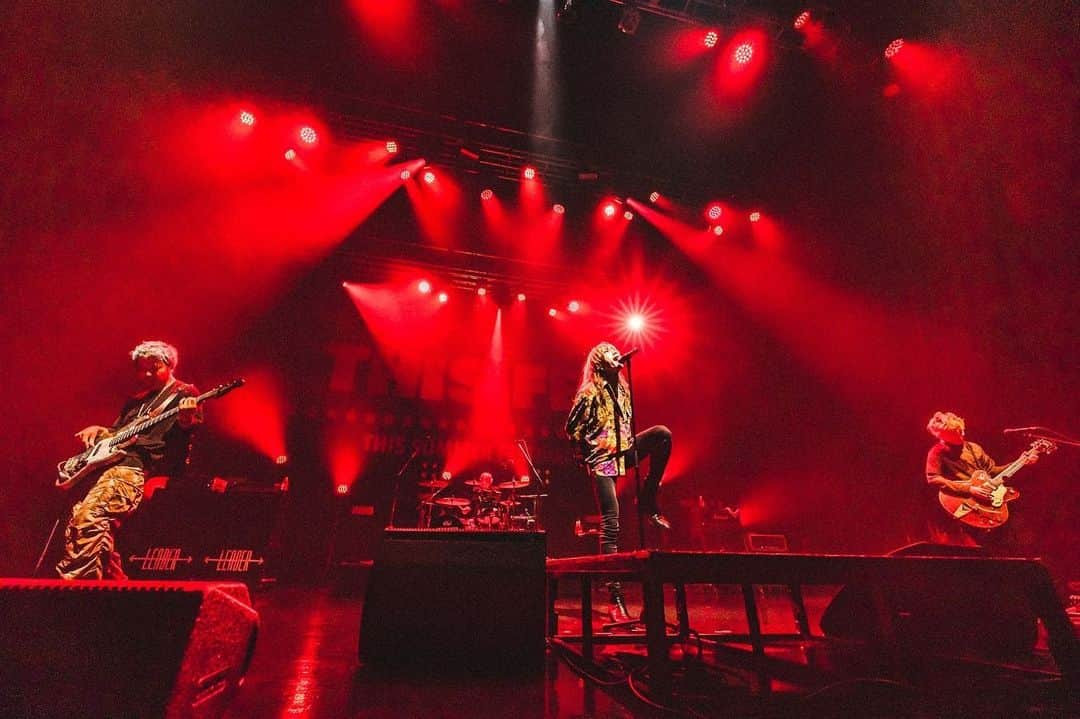 藤原広明さんのインスタグラム写真 - (藤原広明Instagram)「[Alexandros]主催 「THIS SUMMER FESTIVAL TOUR '23」  KT Zepp Yokohama w）#Alexandros   アレキ、そして横浜のあなたにびっくらゔっ！！🔥🔥🔥🔥  photo by @cazrowAoki」5月17日 22時03分 - hiroaki_drums_superbeaver