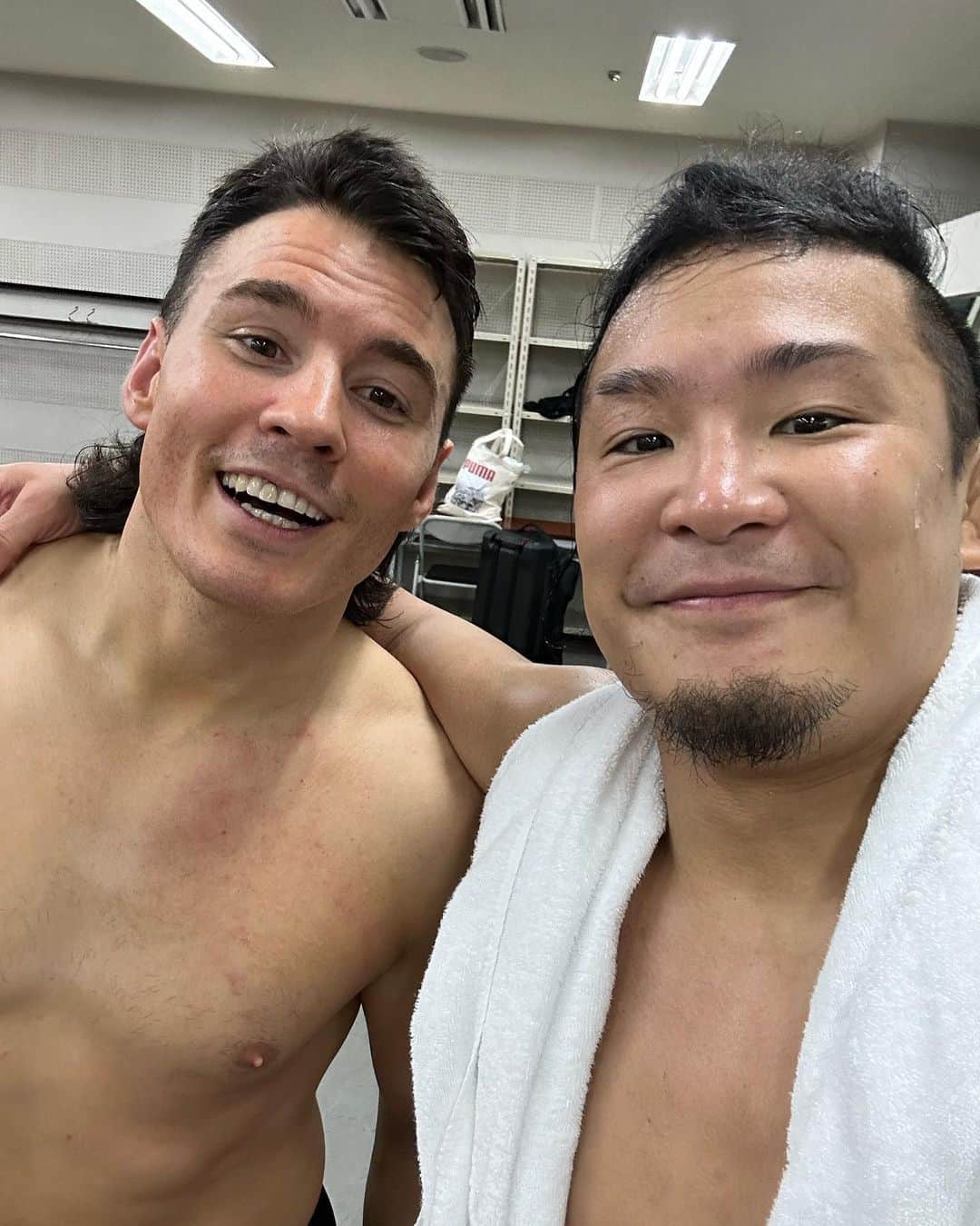 KUSHIDAのインスタグラム：「We love Prowrestling! Yesterday MMA Today Lucha/Japanese wrestling Tomorrow doesn't matter wrestle what kind of style. Thank you @speedballbailey  I am very happy that you are working in the New Japan ring.」