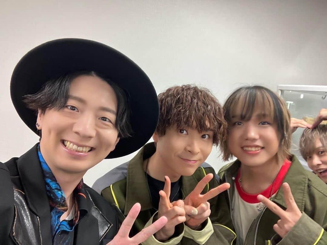 木村良平のインスタグラム：「キラフェスの思い出③ #上村祐翔 #吉永拓斗 #入野自由 #ひまわりの縁 #端っこになんかいるな」