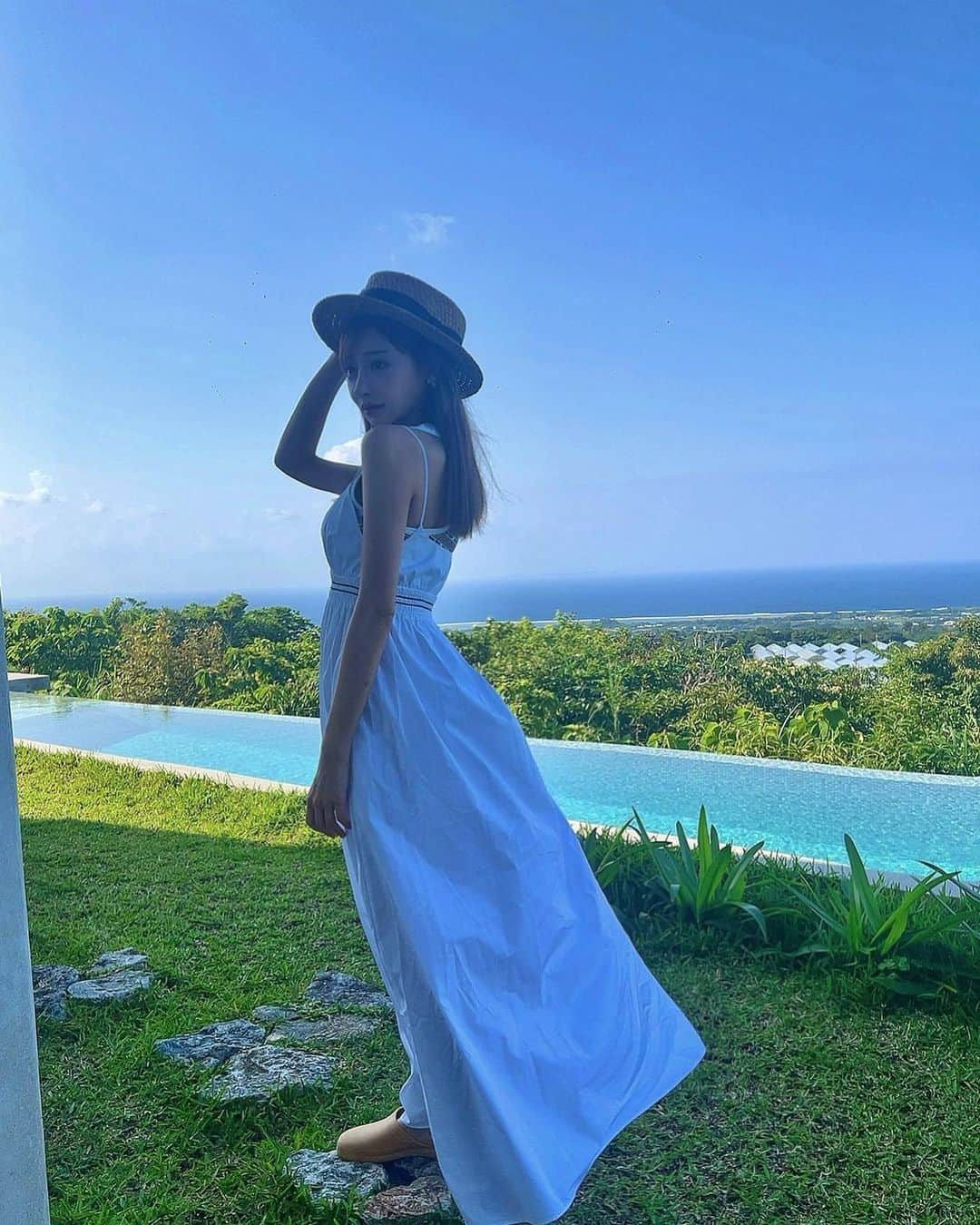 明日花キララさんのインスタグラム写真 - (明日花キララInstagram)「今日暑かったね👒 明日も夏日なので皆様熱中症にお気をつけください🚿 #このカラコン8月発売お気に入りです 🍉」5月17日 22時18分 - asukakiraran