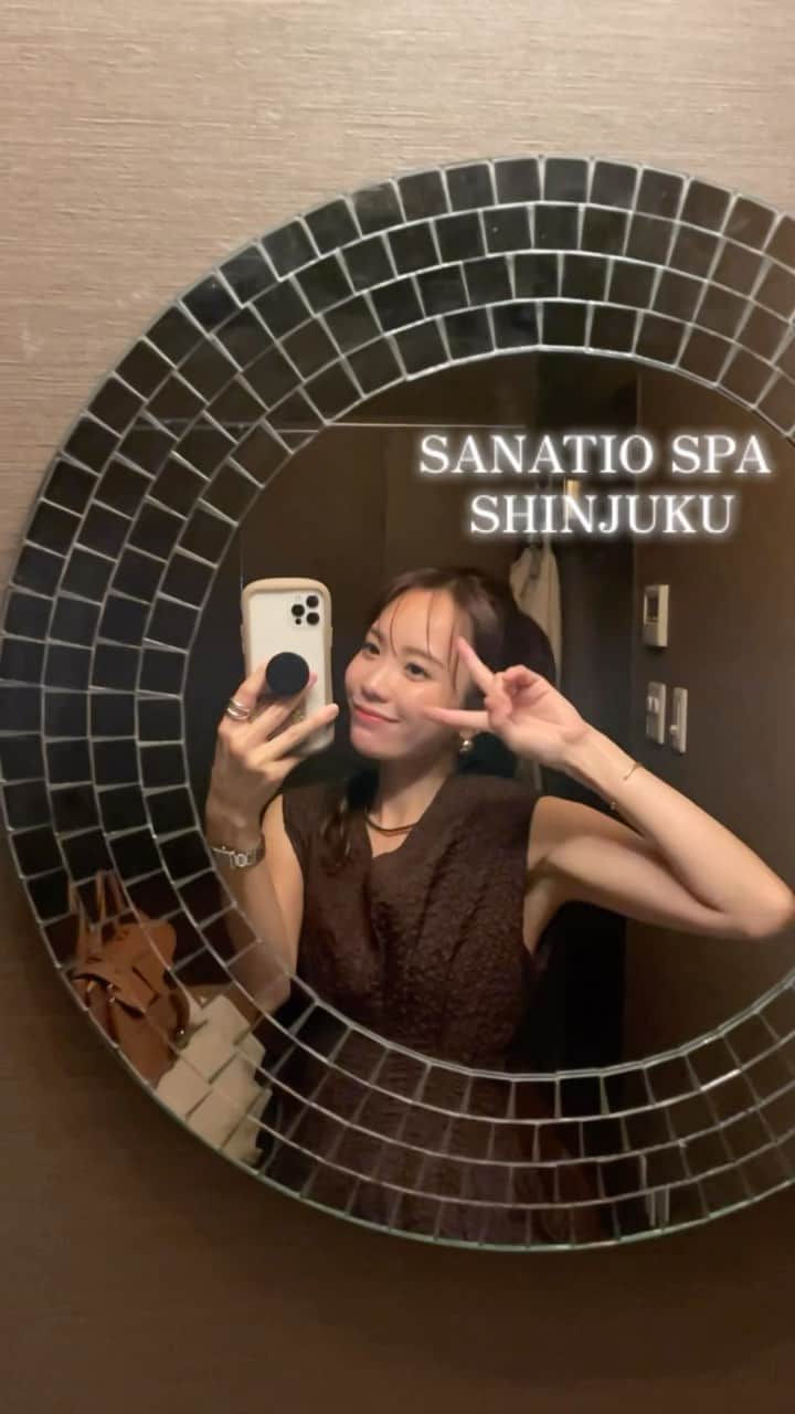 Aoiのインスタグラム：「新宿のホテルサンルートプラザ内にある アロマオイルトリートメントスパ 「sanatio spa」 @sanatiospashinjuku   まさか新宿駅近にこんなホテルスパがあるとはつゆ知らず🐶 しかもホテルスパなのにとってもリーズナブルで通いやすさも嬉しいポイント🥹  でも改めて思いましたが やっぱりホテルスパは安心＆安定感がありますね🌷  今回私はアロマオイルトリートメント60分をお願いしましたが次回はフェイスもお願いしたいな・・🥹♥️  #sanatiospa #新宿スパ #新宿ホテルスパ #オイルトリートメント#エステ#スパ#新宿#エステ#トリートメントスパ#リラクゼーション#ヘルスケア#セルフケア」