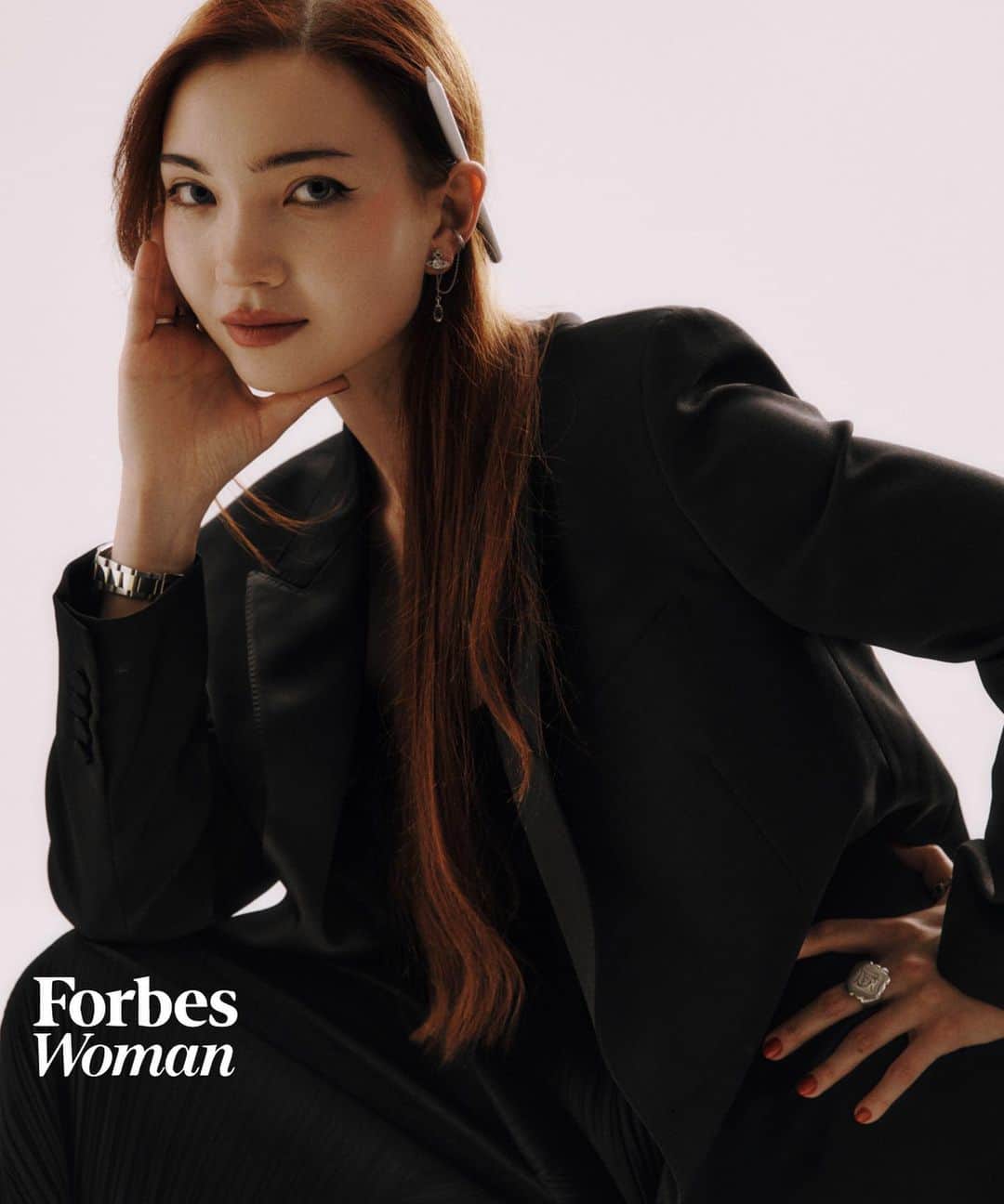 Aya Shalkarのインスタグラム：「Interview⚡️: Forbes Woman, Art Industry issue 05/2023 • О studio oneki, холодном оружии и стражах галактики, в деталях и цифрах. Спасибо @ayzhanka & @ramazan_malik • Photos by @yaroshuk ⭐️」
