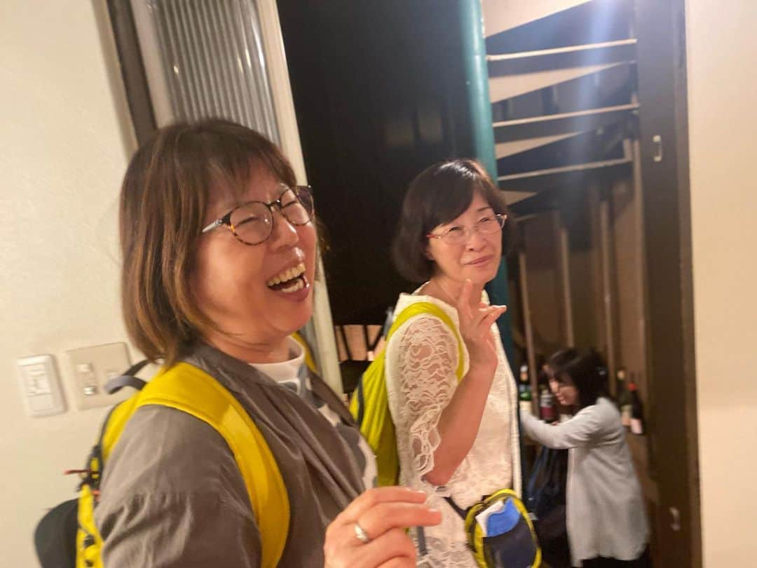 村本大輔さんのインスタグラム写真 - (村本大輔Instagram)「母を連れて広島、尾道市因島の夜 日本にいるうちに、元気なうちに一緒に旅を  シークレットコメディお待ちください。。  明日は熊本 そしてその次は指宿 秋目  そして神奈川県　藤沢  そして沖縄へ」5月17日 22時32分 - muramotodaisuke1125