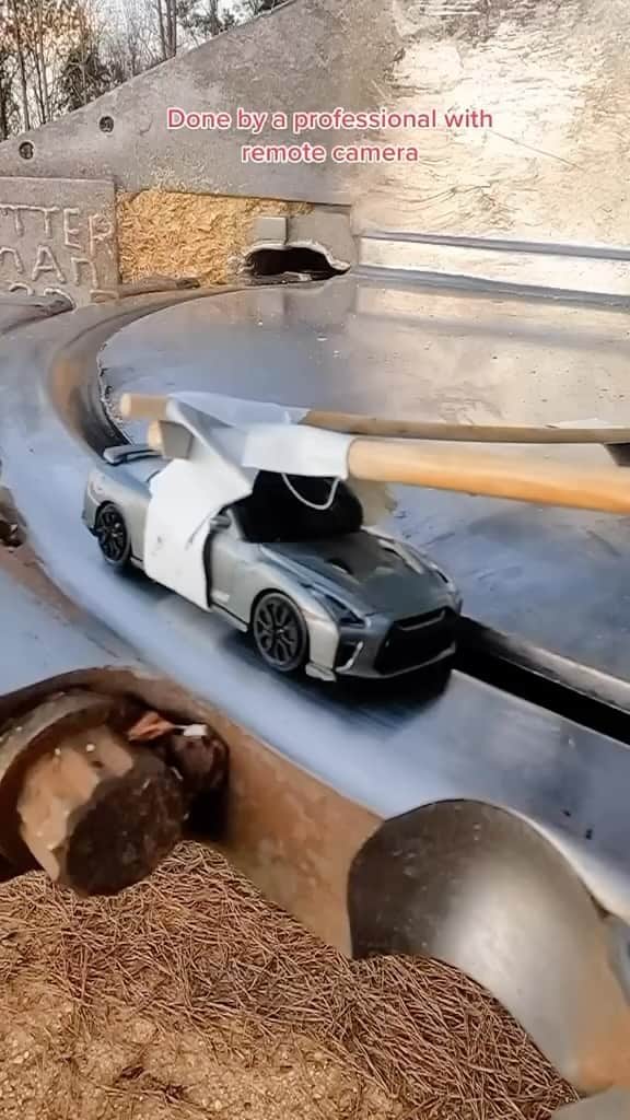 CarsWithoutLimitsのインスタグラム：「This guys doesn’t even shift gears 😮 🎥 Credit To The Videographer  #carswithoutlimits #nissan #gtr #carporn」