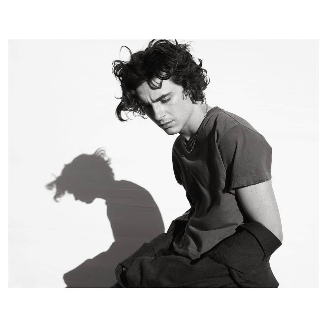 マリオ・ソレンティさんのインスタグラム写真 - (マリオ・ソレンティInstagram)「TIMOTHÉE  For Chanel Bleu #TimotheeChalamet  #Chanel  #chanelbleu  @tchalamet @chanelofficial @mario_sorrenti  #mariosorrenti」5月17日 22時40分 - mario_sorrenti