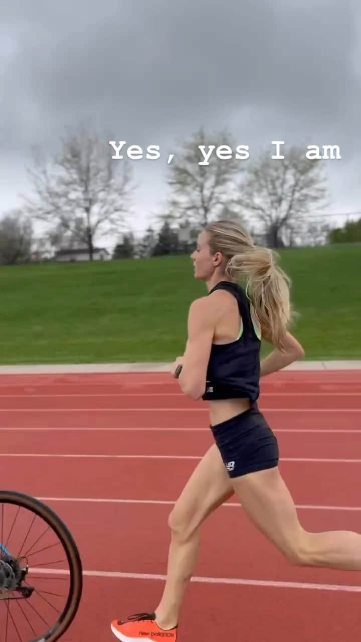 エマ・コバーンのインスタグラム：「A few races coming up to fuel my obsession: May 27th 1500m in LA, June 2nd Steeplechase in Florence, & June 15th 3k in Oslo!   #track #trackandfield #racing #LA #Florence #Oslo #usatf #diamondleague #worldathletics #newbalance」