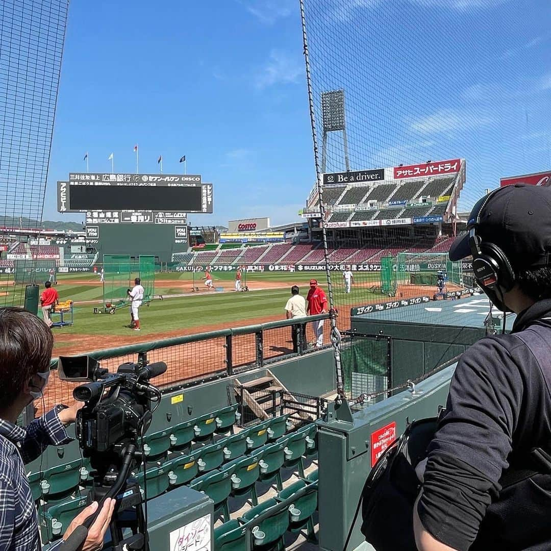 うえむらちかさんのインスタグラム写真 - (うえむらちかInstagram)「ℂ𝔸ℝℙ ⁡ スカパー！スポーツライブ＋ 『真中満が行く！～広島東洋カープ篇～』 初回放送 5月20日(土) 後8:00〜 ⚠️未加入の方でも【無料】でご視聴できます ⁡ プロ野球OBの #真中満 さんが 全国各地の球場や周辺施設を訪れ 知られざる魅力を野球ファンに発信⚾️ 今回は広島東洋カープの本拠地・マツダスタジアムと由宇球場を訪ねます🏟  ゲストには案内人として、 私がマツダスタジアムを ゴッホ向井ブルーさんが由宇を ご案内させて頂きました😍 ⁡ この番組は、スカパー！未加入の方でも、視聴環境が整っていればどなたでもご視聴いただけます。 プロ野球セットアプリからも無料でご視聴いただけますのでお楽しみに〜♪ ⁡ スポーツライブ＋(CS800) j:com（ch410） 再放送はスポーツライブ＋のホームページで随時チェック！ ⁡ 再放送は☟ 5/26(金)19:00～20:00 5/27(土)11:30〜12:30 ⁡6/4(日)9:00〜10:00 6/25(日)9:00〜10:00 ⁡ #スカパー #マツダスタジアム #カープ #広島東洋カープ #スタジアムツアー #由宇 #由宇練習場 #カープ女子 #真中満が行く #真中監督 #スポーツライブプラス」5月17日 22時42分 - uemurachika