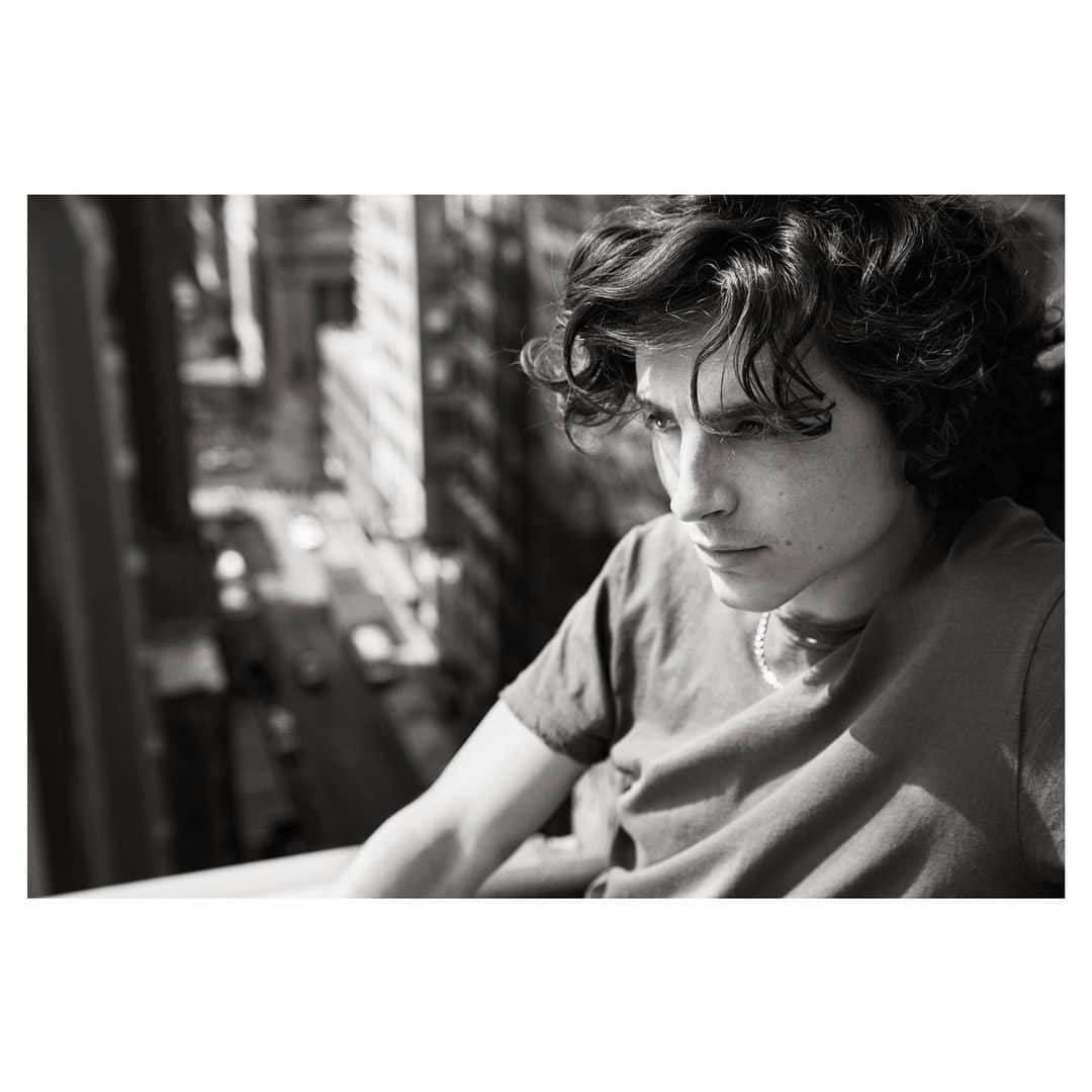 マリオ・ソレンティさんのインスタグラム写真 - (マリオ・ソレンティInstagram)「TIMOTHÉE  For Chanel Bleu #TimotheeChalamet  #Chanel  #chanelbleu  @tchalamet @chanelofficial @mario_sorrenti  #mariosorrenti」5月17日 22時42分 - mario_sorrenti