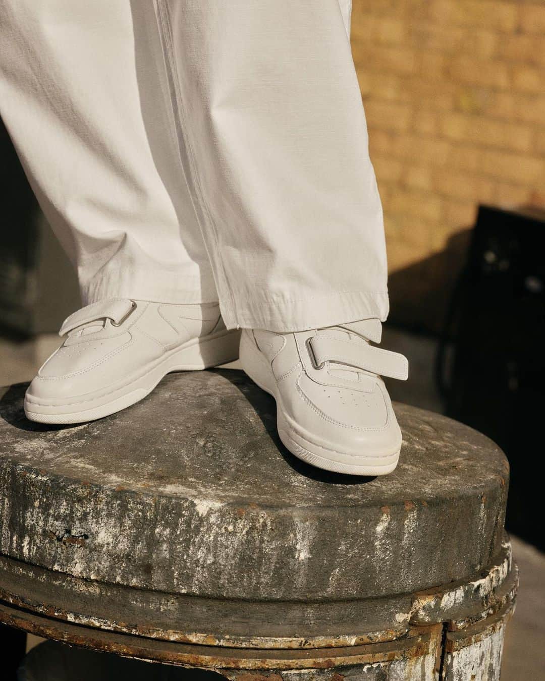ラグ&ボーンのインスタグラム：「THE RETRO COURT. Velcro for adults.」