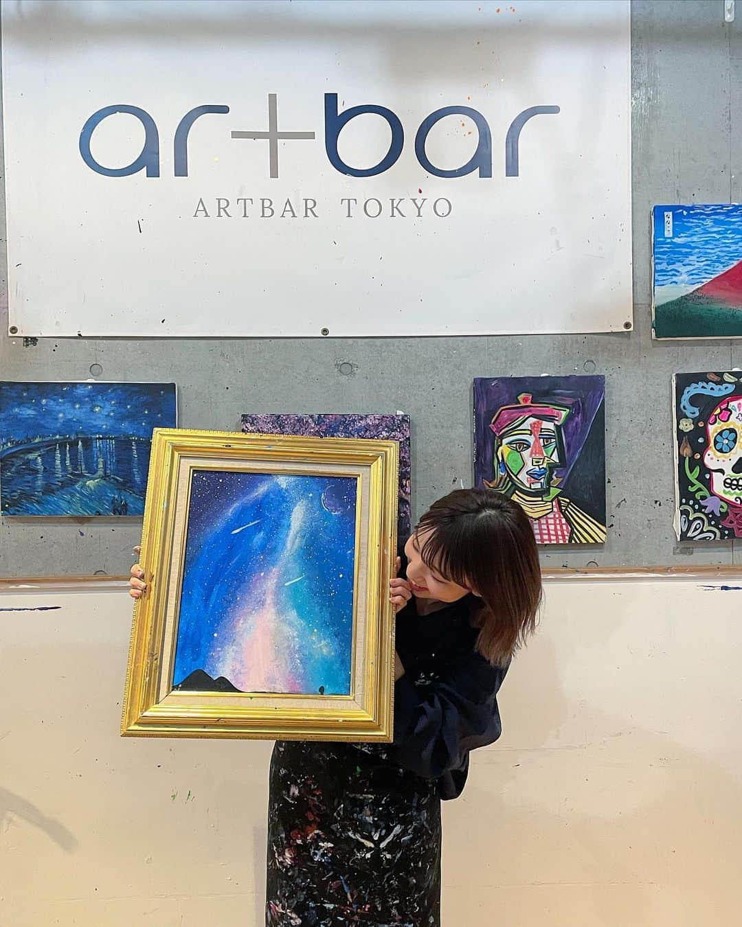 narumiのインスタグラム：「ㅤㅤㅤㅤㅤㅤㅤㅤㅤㅤㅤㅤㅤ @artbartokyo  ㅤㅤㅤㅤㅤㅤㅤㅤㅤㅤㅤㅤㅤ ずっと描いてたかった🎨 ドリンクも軽食も食べ飲み放題で、 お姉さんファンキーで褒めて伸ばしてくれて、 みんなでゆる〜っと思い思いに描く時間が大充実すぎた〜🌌 ㅤㅤㅤㅤㅤㅤㅤㅤㅤㅤㅤㅤㅤ ㅤㅤㅤㅤㅤㅤㅤㅤㅤㅤㅤㅤㅤ  #artbar #artbartokyo #アート体験 #代官山カフェ」