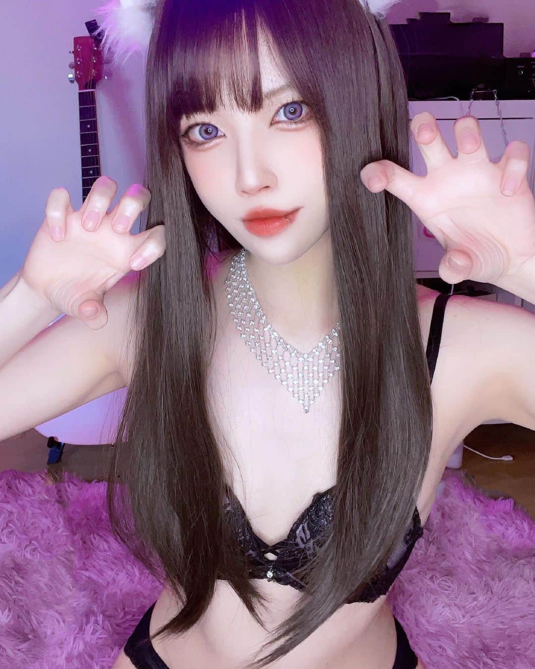 ぽにょ皇子のインスタグラム：「清楚系にゃんこお姉さんฅ^•ω•^ฅ  #cosplay #cosplayer #cosplaygirl #コスプレ #コスプレイヤー #グラビア #dj #ポートレート #portraitphotography #portrait #pink #Japanese #自撮り」