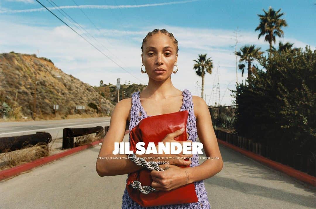 ジルサンダーのインスタグラム：「#JILSANDER  Spring/Summer 2023 campaign documented by Chris Rhodes, Los Angeles, USA November 2022 @chris.rhodes  Now available online and in selected stores #JilSanderbyLucieandLukeMeier」