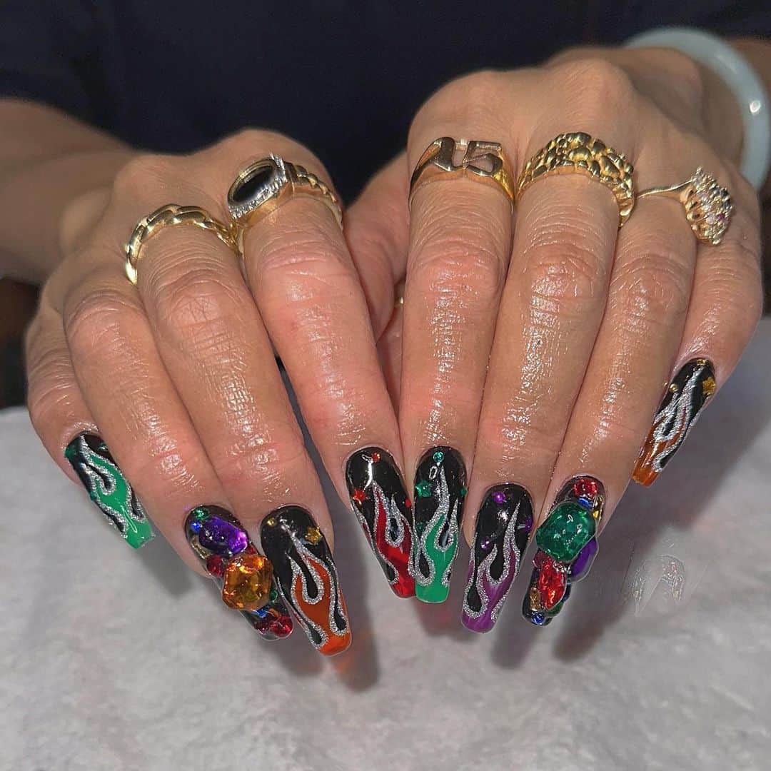 安田直美のインスタグラム：「🔥🔥🔥 #flamenails #jellynails」