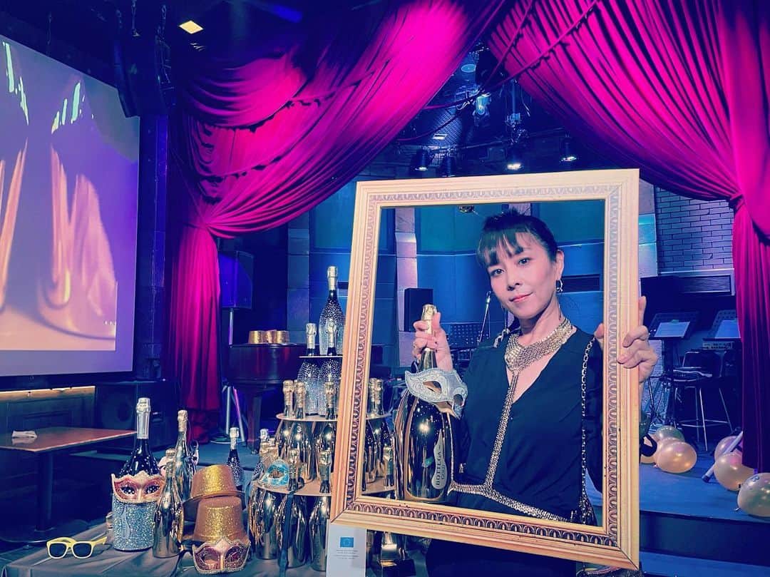 akikoのインスタグラム：「Thank you for always supporting me💛  #bottega」