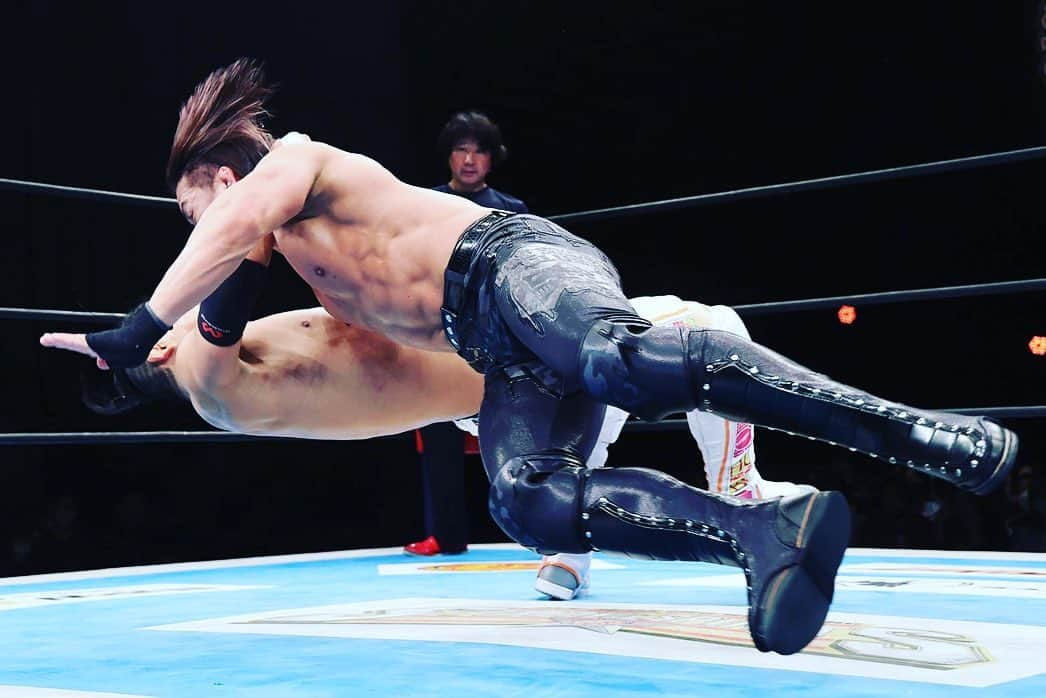 KUSHIDAさんのインスタグラム写真 - (KUSHIDAInstagram)「If you know , you know. Shell Shock and Border City Stretch. Diving knee drop. Special thanks @tastethediff @korcombat  love you‼️  #SuperJrLegendseries」5月18日 0時04分 - kushida_ts