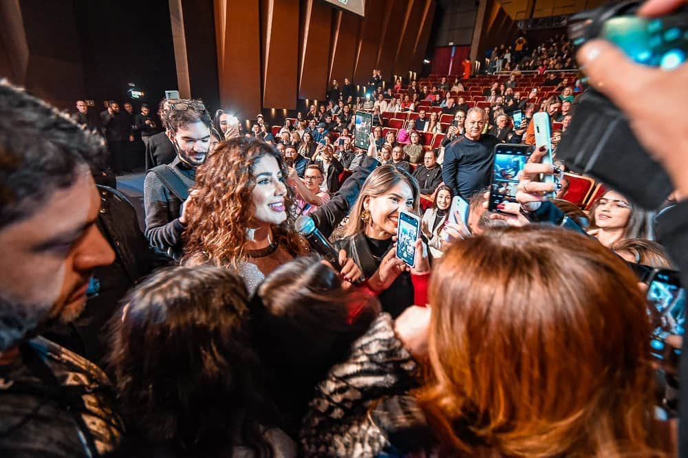 ポーラ・フェルナンデスさんのインスタグラム写真 - (ポーラ・フェルナンデスInstagram)「Curitiba sempre me recebendo de braços abertos! ❤️  📸 @klym_fotografia」5月17日 23時58分 - paulafernandes