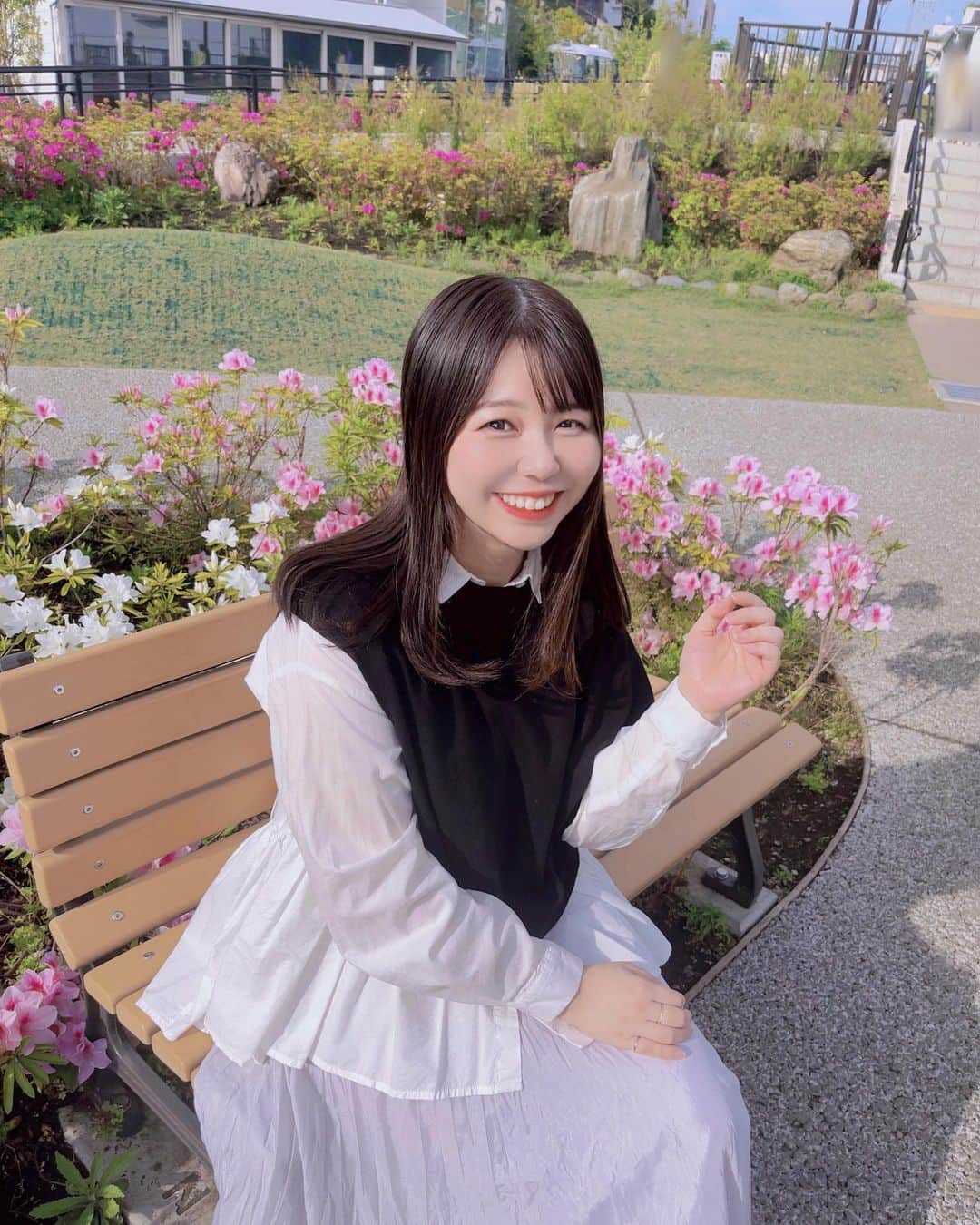 今井瞳のインスタグラム：「🌷 ㅤㅤㅤㅤㅤㅤㅤㅤㅤㅤㅤㅤㅤ ㅤㅤㅤㅤㅤㅤㅤㅤㅤㅤㅤㅤㅤ 4月末からはじめた おはようツイートも続いてるし 自分なりのルールも何気なくこなせてて いい5月だなって思ってるよ◎ お友達などのお祝いも続いてる月なのですが、 今月28日は自分の生誕イベントもある！ 最近はその準備とか今日も稽古とか。 参加してくださる方々がいることに幸せ感じてます＊ みーんなで楽しい日になりますように🧸 ㅤㅤㅤㅤㅤㅤㅤㅤㅤㅤㅤㅤㅤ ㅤㅤㅤㅤㅤㅤㅤㅤㅤㅤㅤㅤㅤ #gn #おやすみなさい  #きょうのいまい  #今井瞳」
