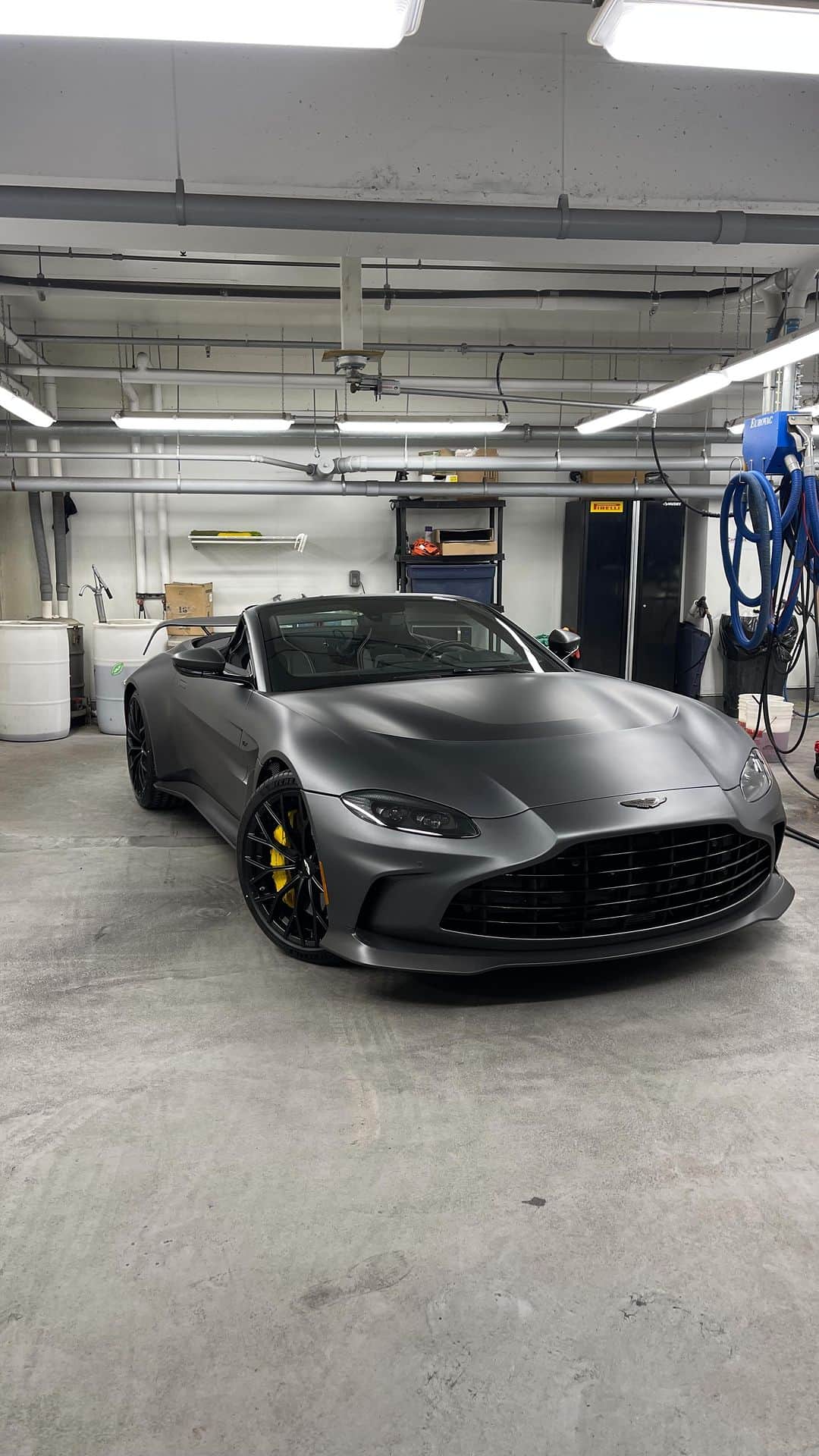 CarsWithoutLimitsのインスタグラム：「Our buddy @davcars is always wowing everyone with his latest car for his ever growing collection. We have the Aston Martin V12 Vantage Roadster and which it’s only 1 of 249 Worldwide. He’s also has the coupe & f1 variations of this fine British machine.  @grandtouringautos @itsalekackerman  #carswithoutlimits #shaw416 #toronto #astonmartin #vantage #v12 #roadster #carporn」