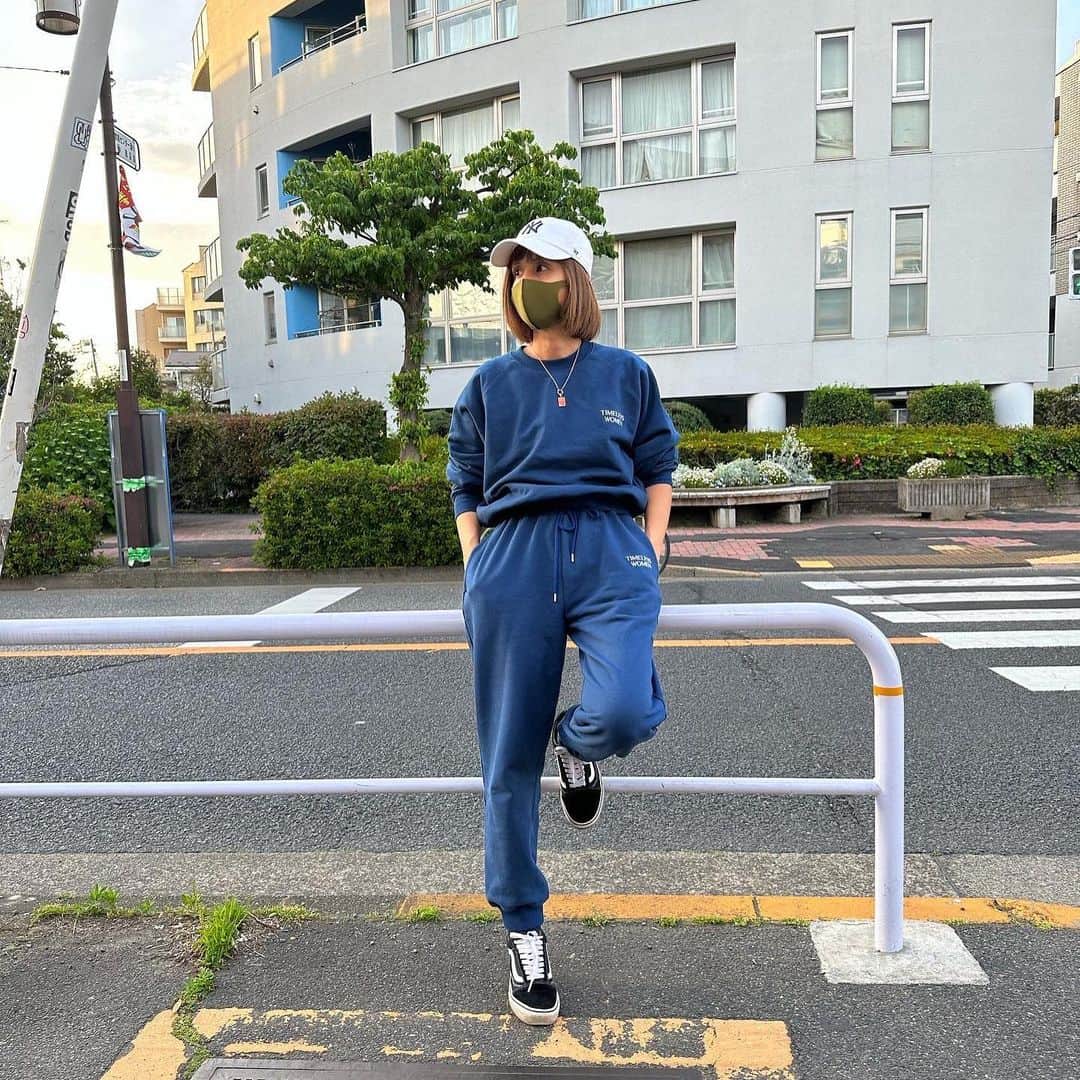 伊藤裕子のインスタグラム：「毎日着ていたい。マジで‼️  #timelesswoman #タイムレスウーマン #丈感の最高さよ  #これ着てれば飲んでても可愛いーんだから💕」