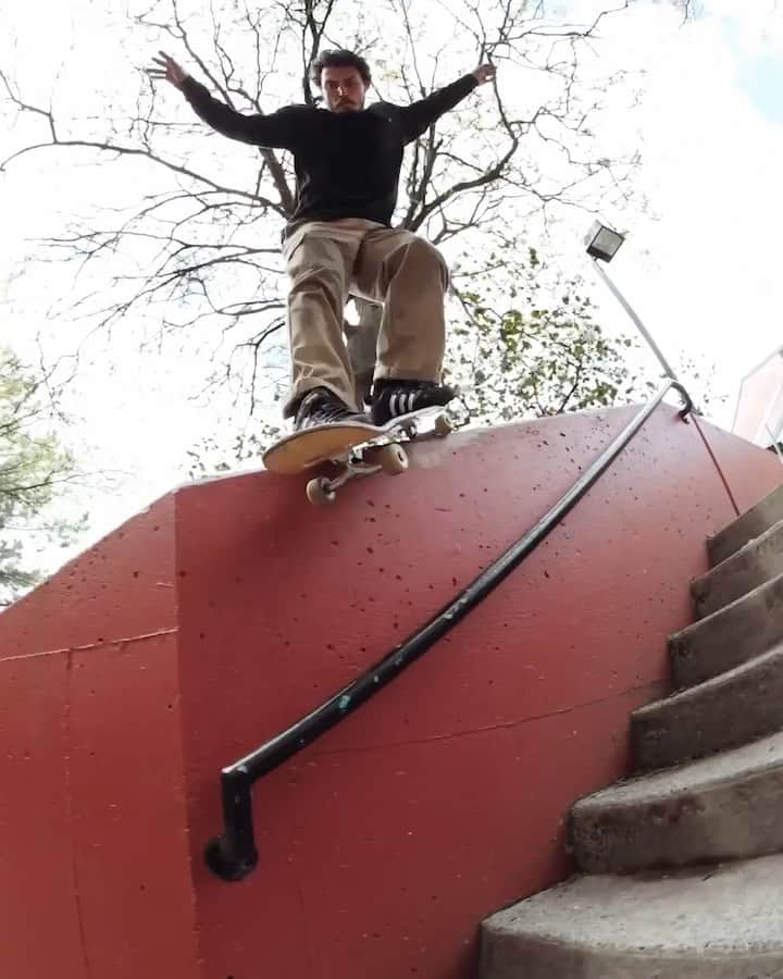 スラッシャーのインスタグラム：「🛸 @joebiewan’s new @alienworkshop part is playing on our YouTube channel 📺 🎬 @cmulhern」