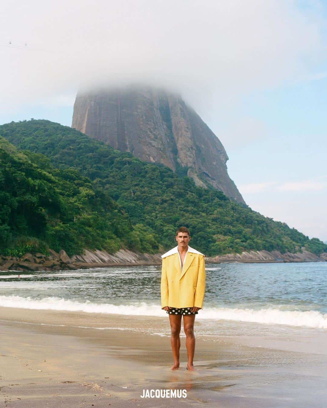 ジャックムスさんのインスタグラム写真 - (ジャックムスInstagram)「BOM DIA RIO !  🇧🇷」5月18日 1時06分 - jacquemus