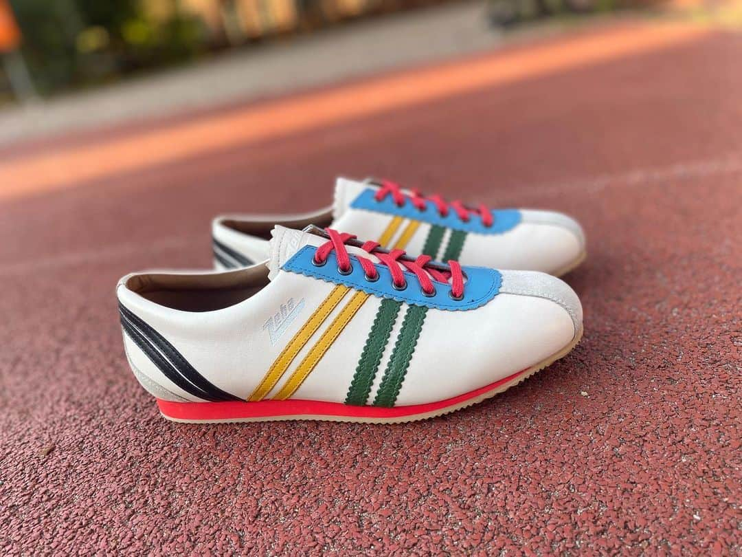 ツェハのインスタグラム：「NEW NEW NEW The Olympia In the Olympic Colours 🥇🥈🥉NOW Online  #zeha #retro #retrostyle #retrosneakers #olympia #zehaberlin #berlin #sneakers #shoes #schuhe #zehaberlin #chaussures #footwear #kleo #olympics #vintage #heritage #heritagestyle #olimpiadi #olimpiadas #olimpia #olypicchampion #olympicsgames #ddr #olypiasieger」