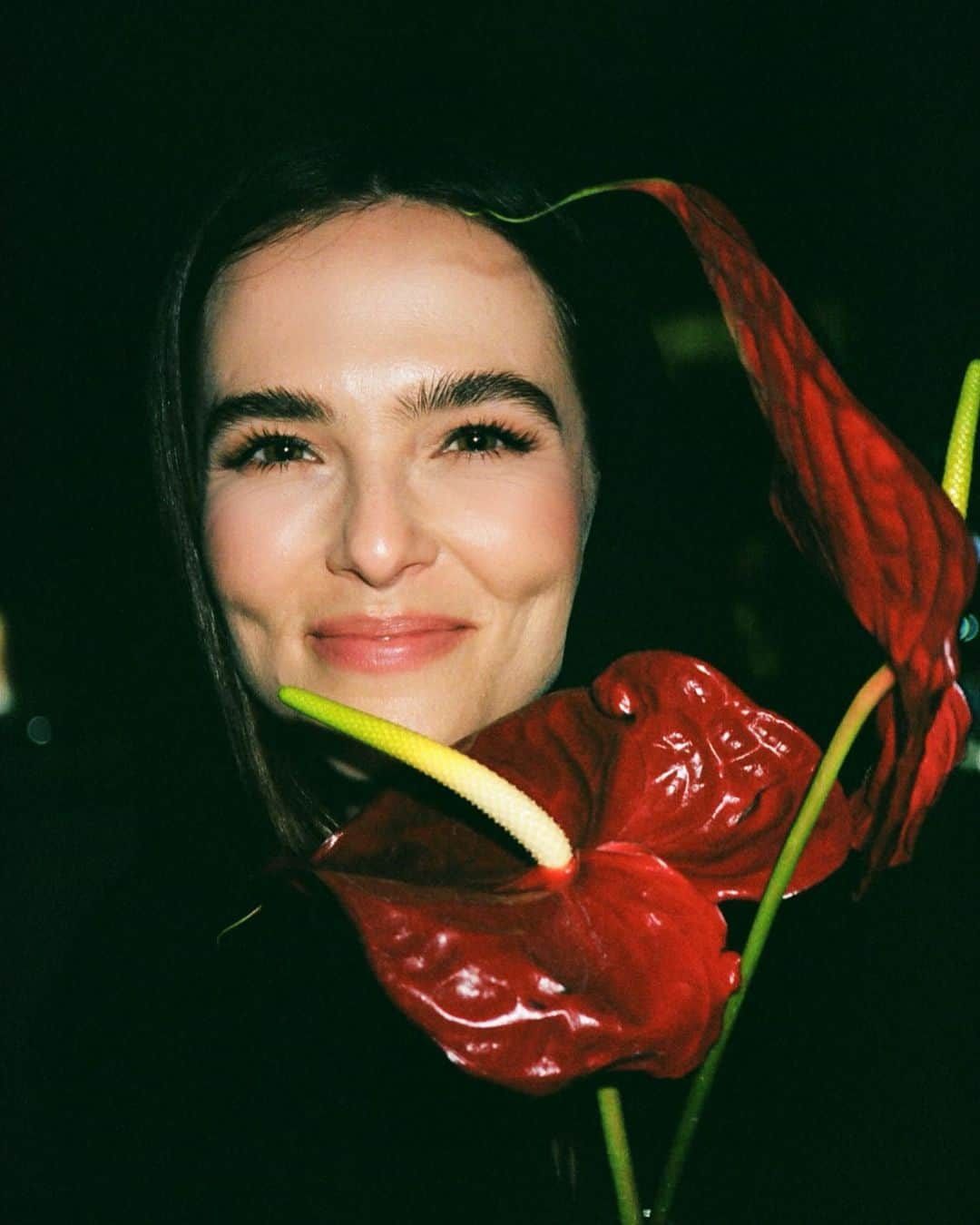 ゾーイ・ドゥイッチのインスタグラム：「for the record i knew anthuriums before they became the face of loewe」