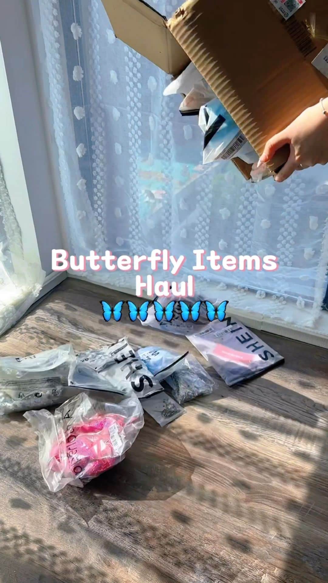 SHEINのインスタグラム：「Can you tell we‘re obsessed?? 🦋🦋🦋 Which items would have you spreading your wings and fluttering your way into new Y2K style? 👇   🔎13791084 14453820 12688750 7972057 10324513 11374931   #SHEIN #SHEINforAll #SHEINstyle #fashion #chic #saveinstyle」