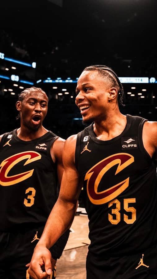 キャブスのインスタグラム：「Plenty of career-highs and big-time buckets this season. 📈  Here are the Top Plays recycled by @republic_services!」