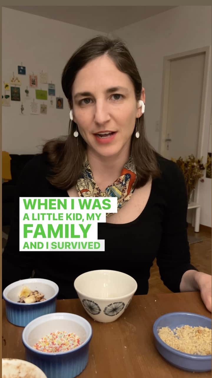 ネーブ・キャンベルのインスタグラム：「This full circle story melts our heart. ⬆️   When Jenelle was a little girl, her family experienced an EF5 tornado. There were no tornado sirens to give them fair warning, but her family was able to take cover and stay safe until it passed.  She had a distinct memory of seeing an ‘ice cream’ truck appear after the storm while her family was outside assessing the damage. Little did she know at the time, it was a Red Cross emergency response vehicle providing resources to those impacted.  Later on in life, Jenelle went on to work for the Red Cross and deploy to disasters all around the world to help people recover.   It’s stories like this that remind us how grateful we are to have volunteers and supporters like YOU!  #RedCross #StoryTime #DisasterRelief #Tornado #IceCream」