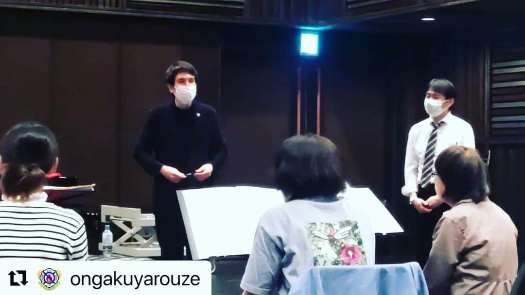 のインスタグラム：「#Repost @ongakuyarouze with @use.repost ・・・ みなさん、こんにちは✨ 上田市消防団音楽隊です☺️  暑い日が続いたと思うと、この週末は雨の影響もあり、肌寒い日となりましたが、体調はいかがでしょうか。 今週は気温が上がる予報が出ております。 気温差が激しくなりますので、体調管理には気を付けて頂きますようお願いいたします。  5月13日(土)、来月6月17日(土)に信州国際音楽村で開催されます『信州ルネッサンス2023』の合同練習に参加してきました🎵 上田市内にある、長野大学・上田女子短期大学・長野医療専門学校と、上田市消防団音楽隊による吹奏楽バンドで演奏をする事になり、また、ピアニストの金子三勇士様と吹奏楽バンドでのコラボ演奏もさせて頂く事となりました‼️  吹奏楽バンドでの練習は２回目となりましたが、金子三勇士様とは初めての顔合わせと合同練習となりました。 間近での金子三勇士様のピアノは圧巻で感動いたしました😆💕 是非、当日、生のピアノ演奏をお楽しみ頂けたらとお願います‼️  6月17日、信州国際音楽村の野外ステージにて演奏いたします。 当日は上田市消防団音楽隊の単独での演奏も行う予定です。 まだ先のお話ですが、足を運んで頂けたらと思います☺️  また、昨日、5月14日(日)には、『御屋敷つつじ祭り』で、防火演奏をしてまいりました。 こちらの様子は後日、ご報告させていただきます🎵  #金子三勇士 #信州ルネッサンス2023 #信州国際音楽村 #長野大学吹奏楽部 #上田女子短期大学 #長野医療専門学校 #上田市消防団音楽隊」