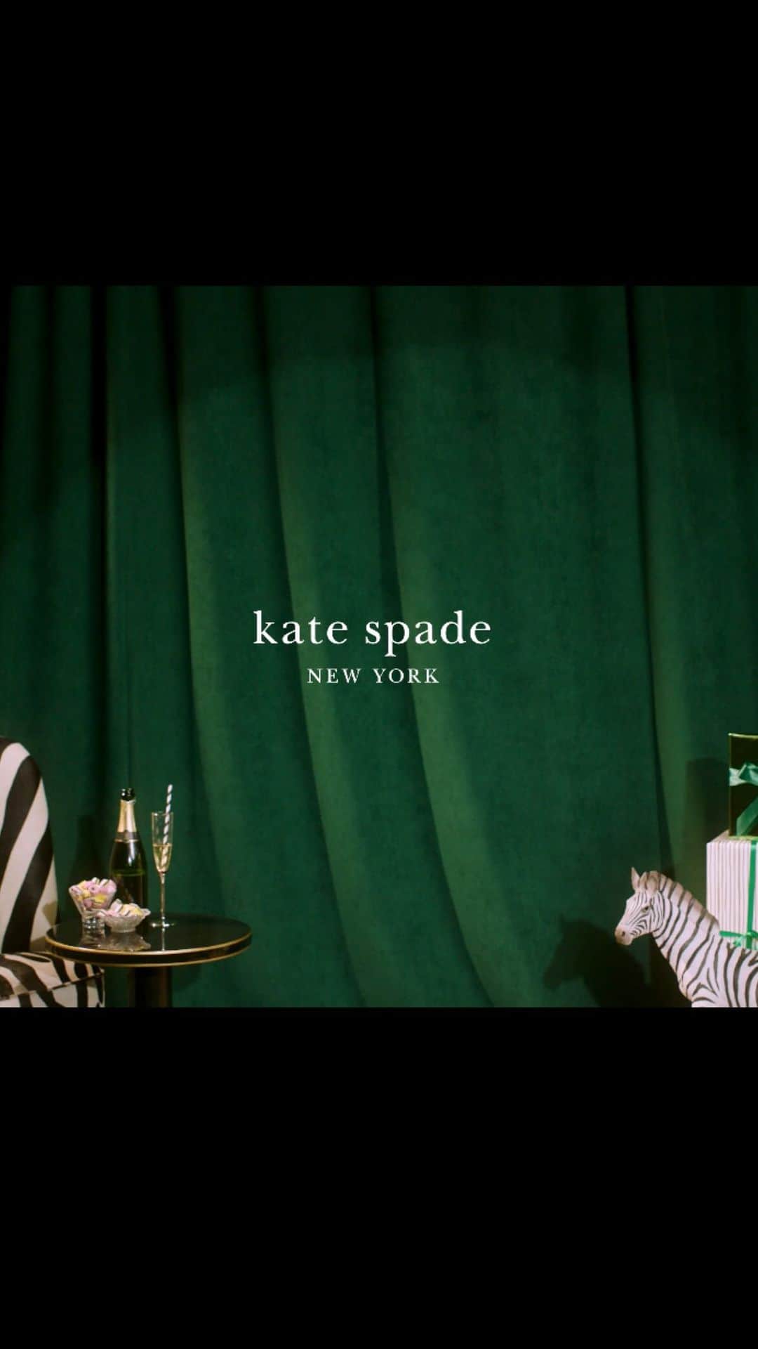 Kento Utsuboのインスタグラム：「♠️🦓 Kate Spade @katespadeny 🦓♠️ Amazing campaign and zebra look 🦓 _ _ _ _ _ Hair and makeup by me❣️ It was so much fun day✨✨ Please leave a like and comments below!!!❤️‍🔥 Any questions are welcome!!  ヘアメイクでケイトスペードのゼブラの広告に参加させていただきましたー✨  皆さんの感想・コメントお待ちしてます🎶 質問もお気軽にどうぞ😆」