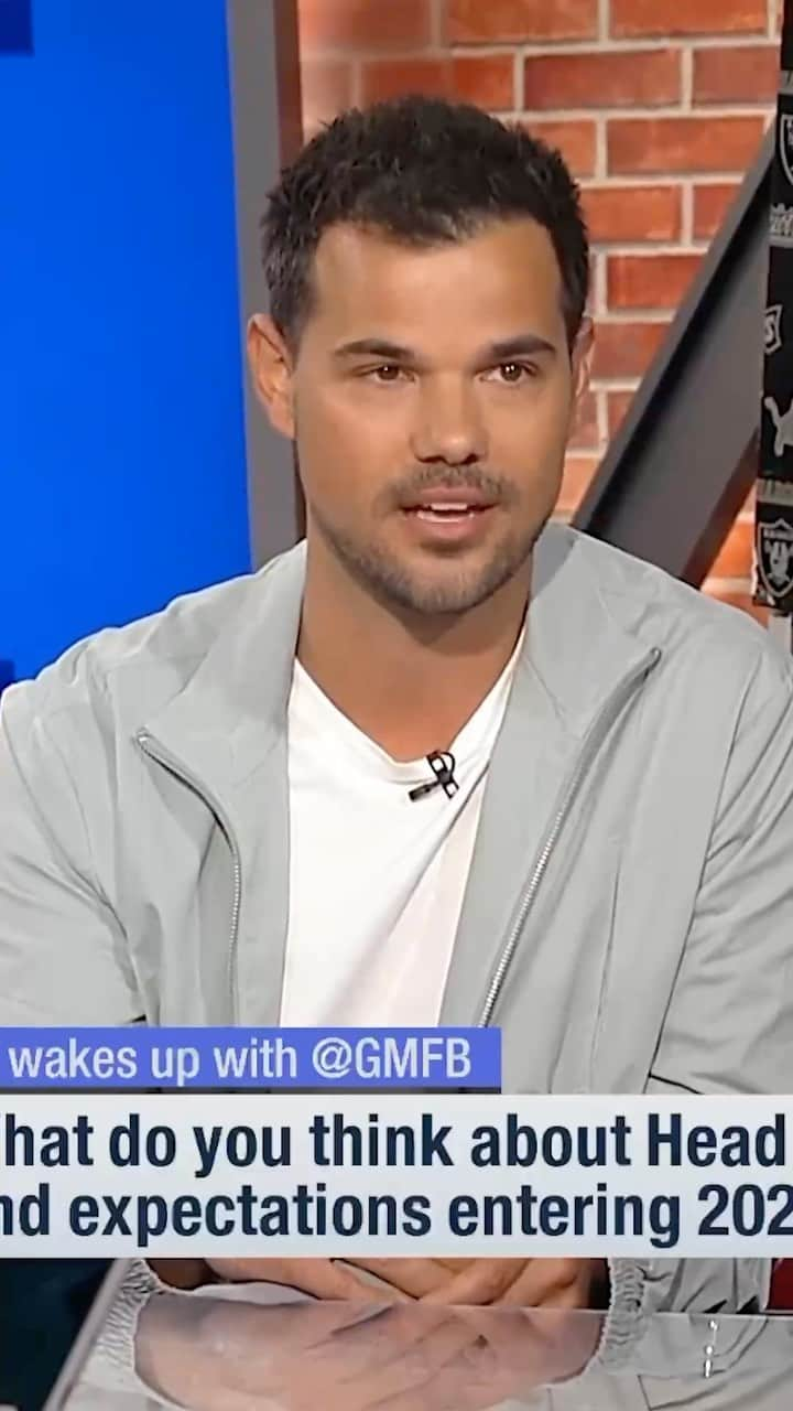 テイラー・ロートナーのインスタグラム：「Team Taylor  📺 @gmfb」