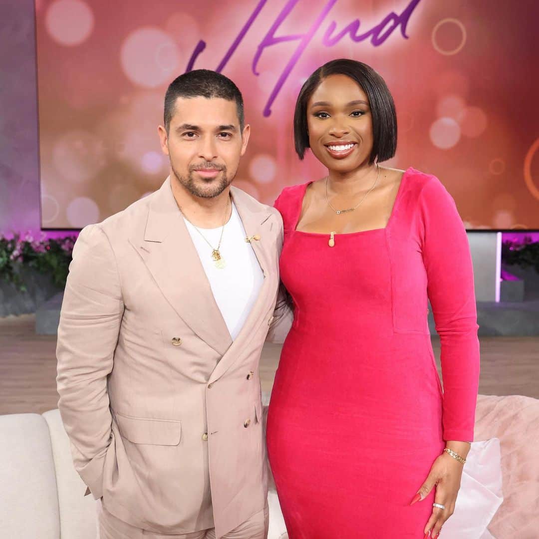 ウィルマー・バルデラマのインスタグラム：「I met @iamjhud on her show @jenniferhudsonshow, and well as you can see by the slides.. we talk about A LOT of things! LOL.. hope you all catch it.」