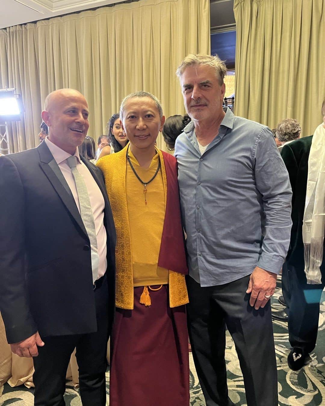 クリス・ノースのインスタグラム：「With his eminence Shaypala Tanzin Rinpoche who has been on a world tour promoting world peace- so I just about fainted when he said he was a fan of my work- I can’t think of a higher accolade than that! Thank you Raffie (also in pix) for inviting me!@ rafilounge」