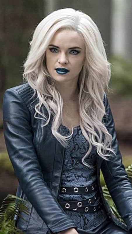 ダニエル・パナベイカーのインスタグラム：「Only two more episodes of @cwtheflash and I’m feeling all kinds of nostalgic. Come down memory lane with me, pretty remarkable all we’ve done!」
