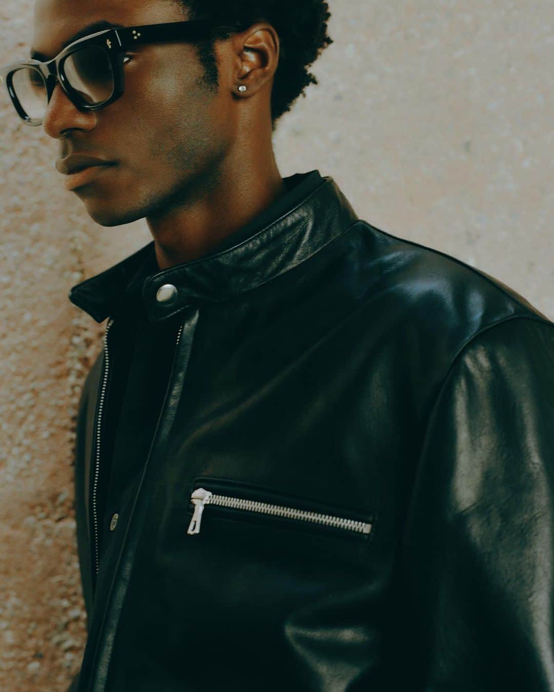 ジョン エリオットのインスタグラム：「Leather Cafe Racer. Available tomorrow 05.18.  Named after the racing subculture that was born on the streets of 1950's Englad, the Cafe Racer is crafted in Los Angeles with meticulous detail, and is designed to be a piece that can be passed down for generations.」