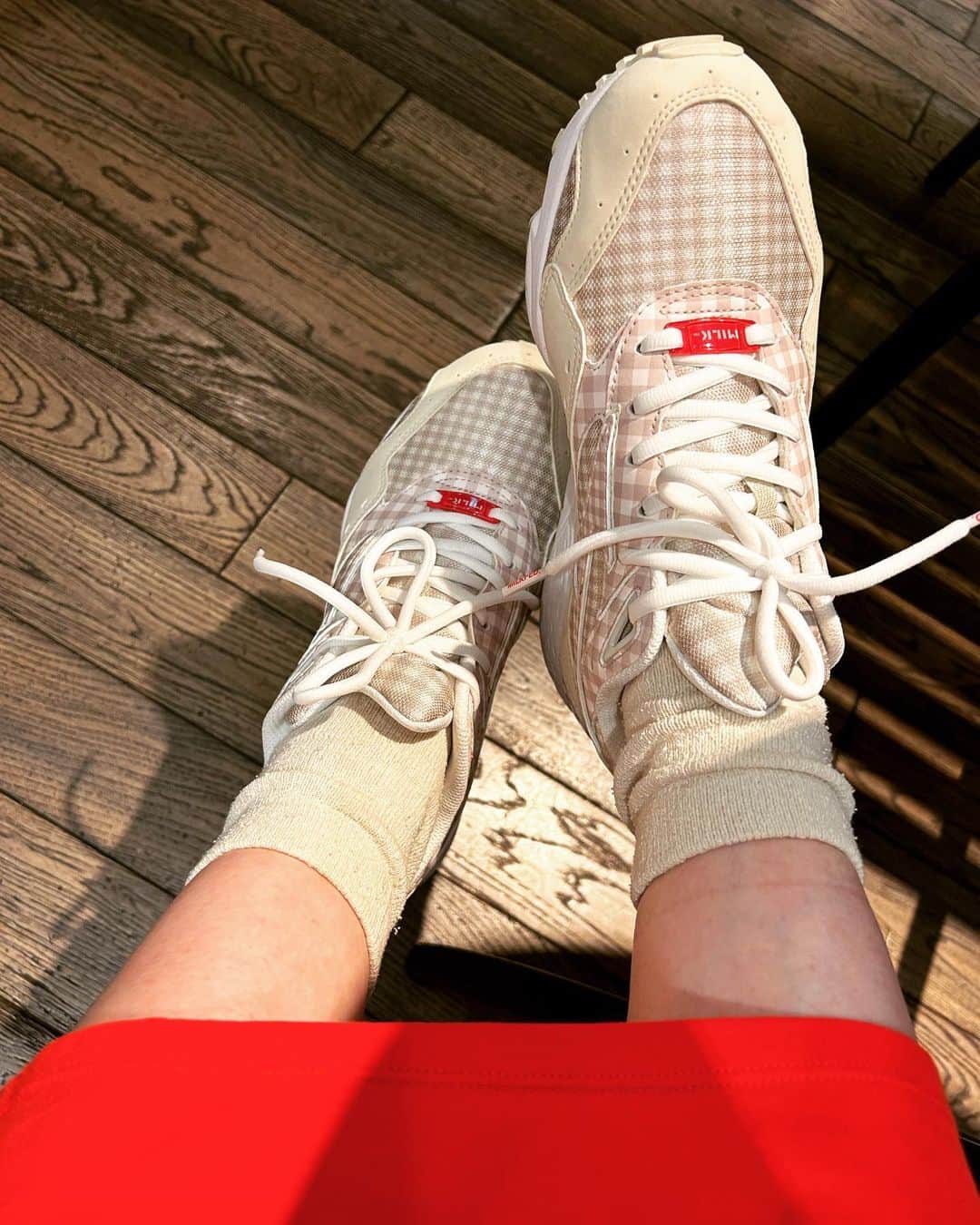 平野ノラのインスタグラム：「おニュー❤️❤️❤️  #可愛い #やっぱりmizuno 履きやすい #ミズノ #迫ヤンありがとう #🫶」