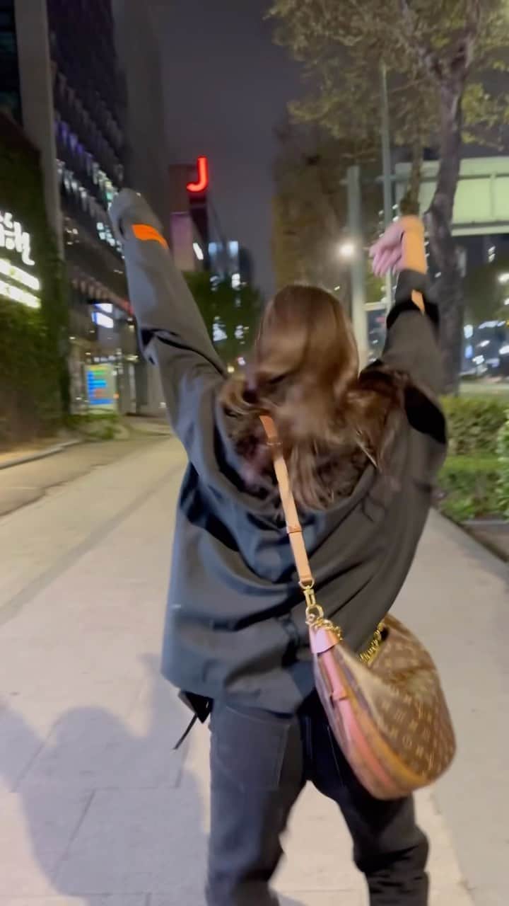 ウッラサヤー・セパーバンのインスタグラム：「Jan till now mashup/dump 🫶🏼💃🏻⚡️」