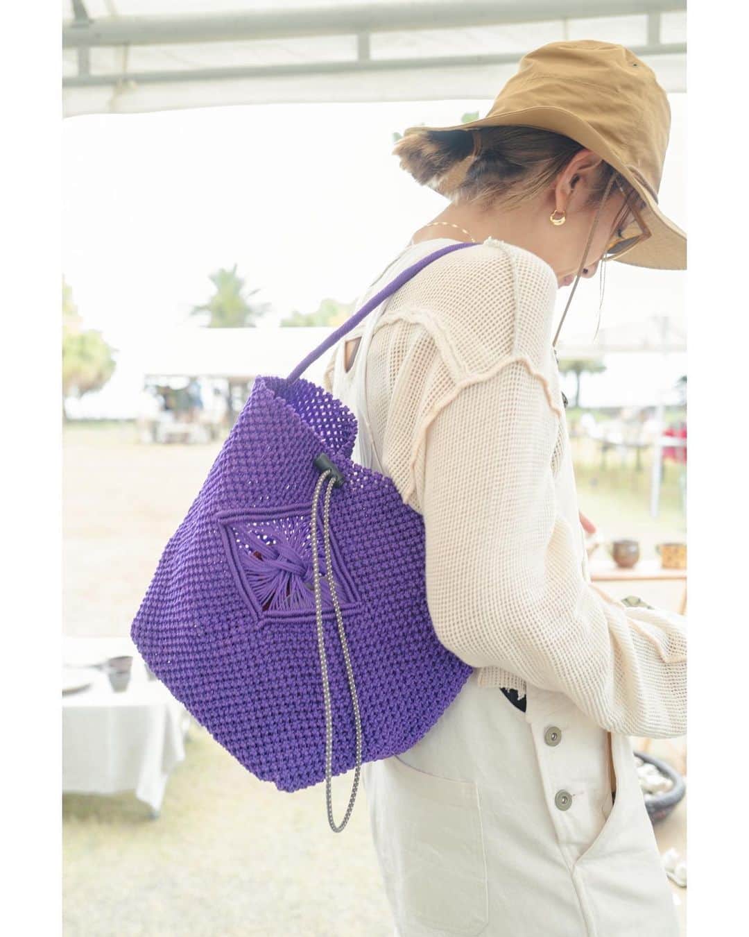 土井地恵理子のインスタグラム：「・ 💜💜💜  #hvfn #カゴバッグ #フィッシャーバッグ #漁網」