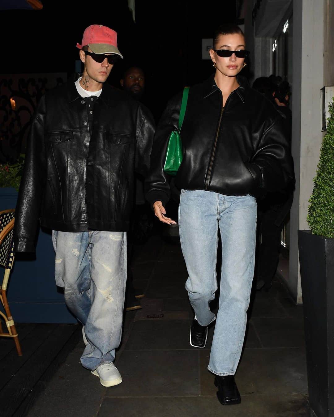 GQさんのインスタグラム写真 - (GQInstagram)「Justin and Hailey Bieber are back at it again with the matching outfits. The couple dressed (unusually) harmoniously for a dinner date in London this week. Head to the link in bio for all the details.」5月18日 6時54分 - gq