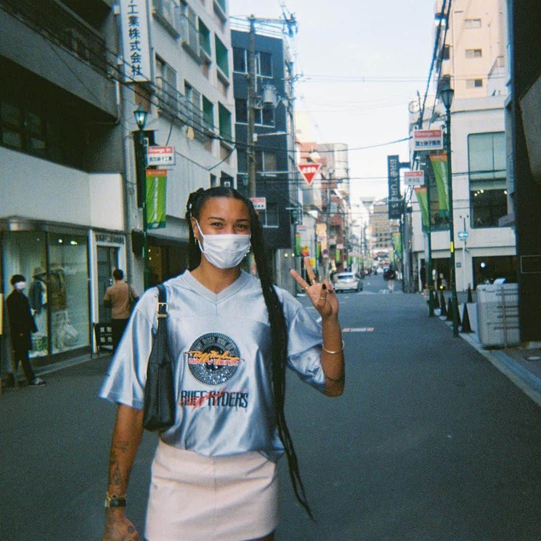 モーガン・ミッチェルのインスタグラム：「🇯🇵 10 reasons to visit Osaka ❤️‍🔥」