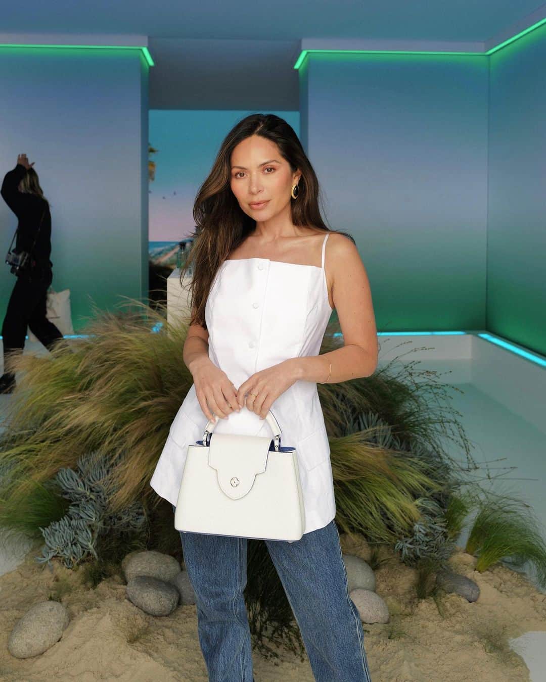Marianna Hewittさんのインスタグラム写真 - (Marianna HewittInstagram)「in @louisvuitton to discover pacific chill — what makes you feel chill? 🌊」5月18日 6時58分 - marianna_hewitt
