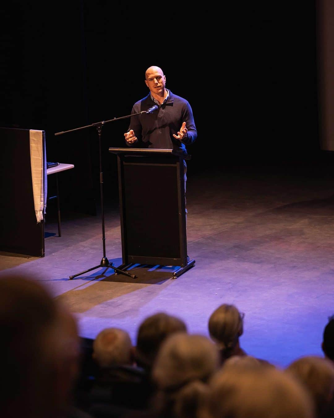 デビッド・ポーコックのインスタグラム：「Thanks to everyone who came along to my Town Hall in Woden last night. Some great questions. A special thank you to Sophie Aboud, Professor Ben Phillips and Uncle Warren Daley. If you want to stay up to date on future Town Halls, sign-up for updates at link in my bio.」