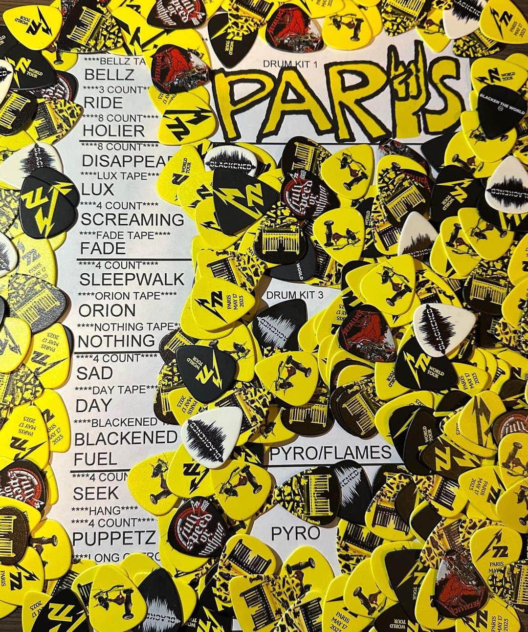 メタリカのインスタグラム：「Night 1 of #NoRepeatWeekend here in Paris! 🇫🇷   We’ll see you all again with a completely different setlist on Friday.   #Metallica #M72Paris #MetOnTour #DunlopPicks」
