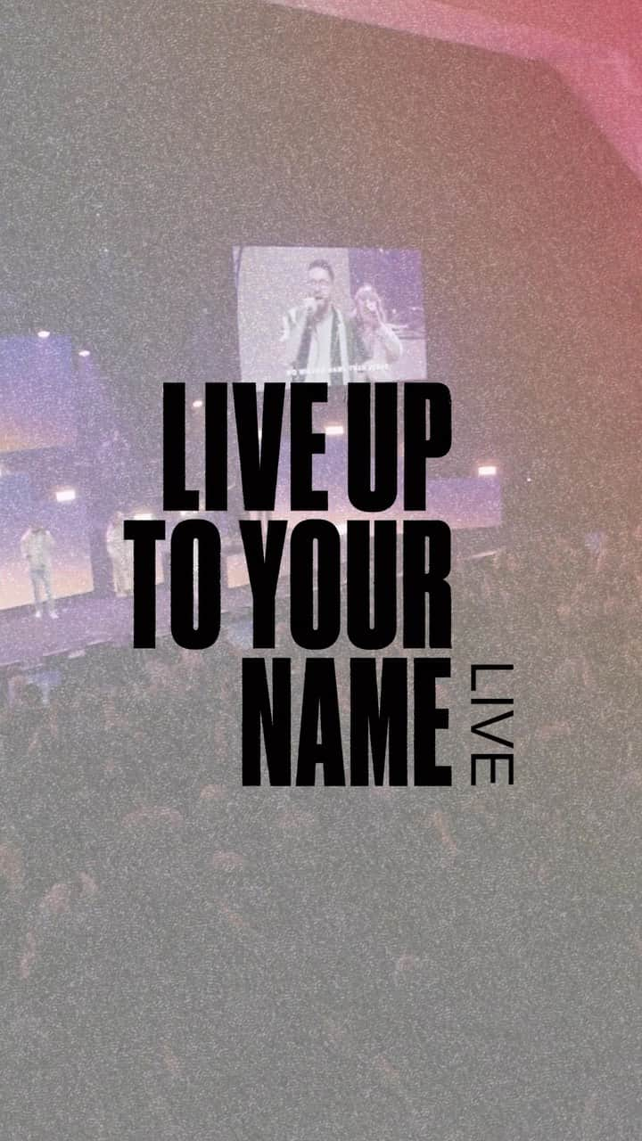 ダニー・ゴーキーのインスタグラム：「🎉 Friday 5/19 🎉  So excited to share this new live version of my song ‘Live Up To Your Name’ with Mariah Bernard & Legacy Worship. Set a reminder and start your weekend with your eyes fixed on all of who God is! 🙌  #LiveUpToYourName #NewSong #NewRelease #Worship #Weekend #LiveMusic #LiveWorship #DannyGokey @legacychurchabq」