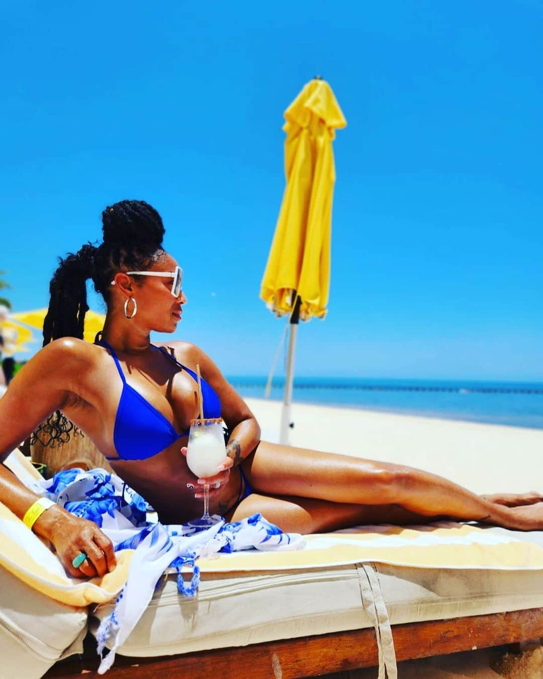 ミミ・ファウストさんのインスタグラム写真 - (ミミ・ファウストInstagram)「Life is to be lived… 💙 #romarleybeachhouse」5月18日 7時48分 - mimifaust