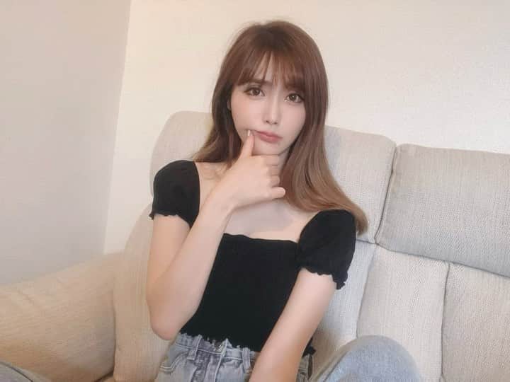 南キカのインスタグラム：「🍔🍟 面白いくらい分かりやすい比較動画 どちらがお好き？💛  👀早く治らないかなぁぁ 週末には復活出来るといいなぁぁ」